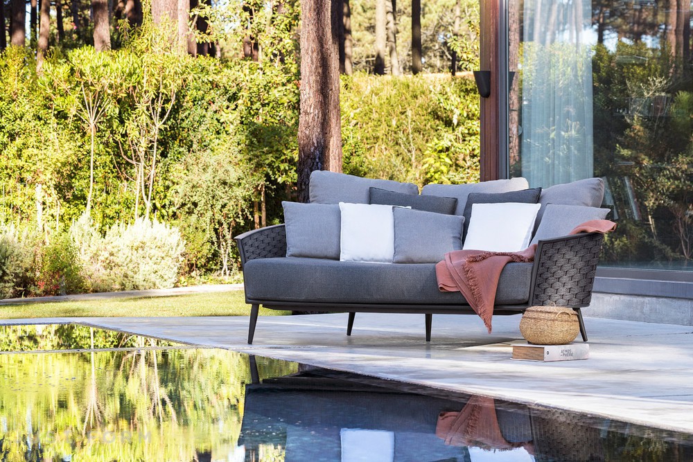 Discover the Perfect Outdoor Daybed for Your Home Furniture Collection