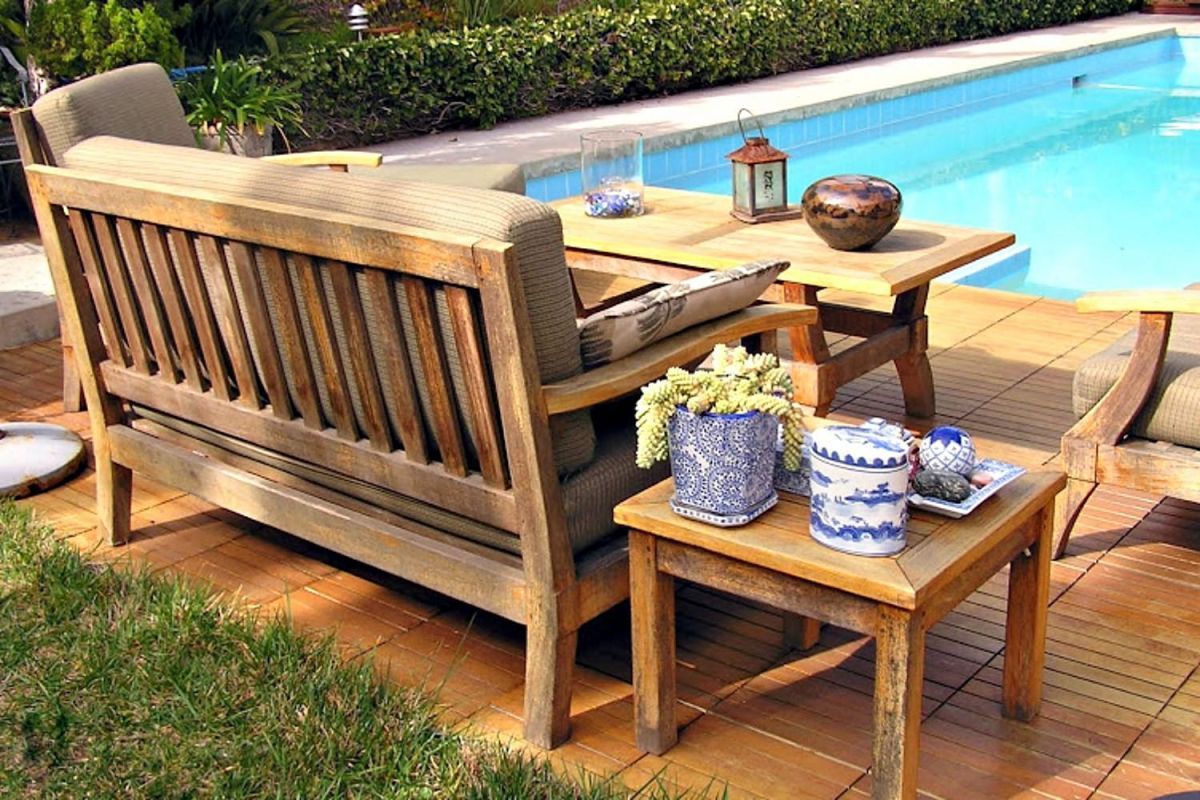 Secrets to Finishing Outdoor Wood Furniture for Your Home